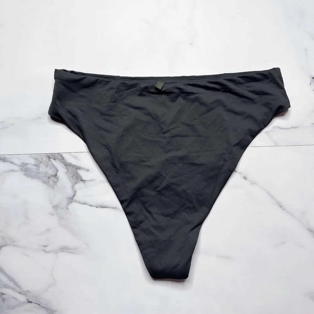 NWT Skims Mid Waist Bikini Bottom